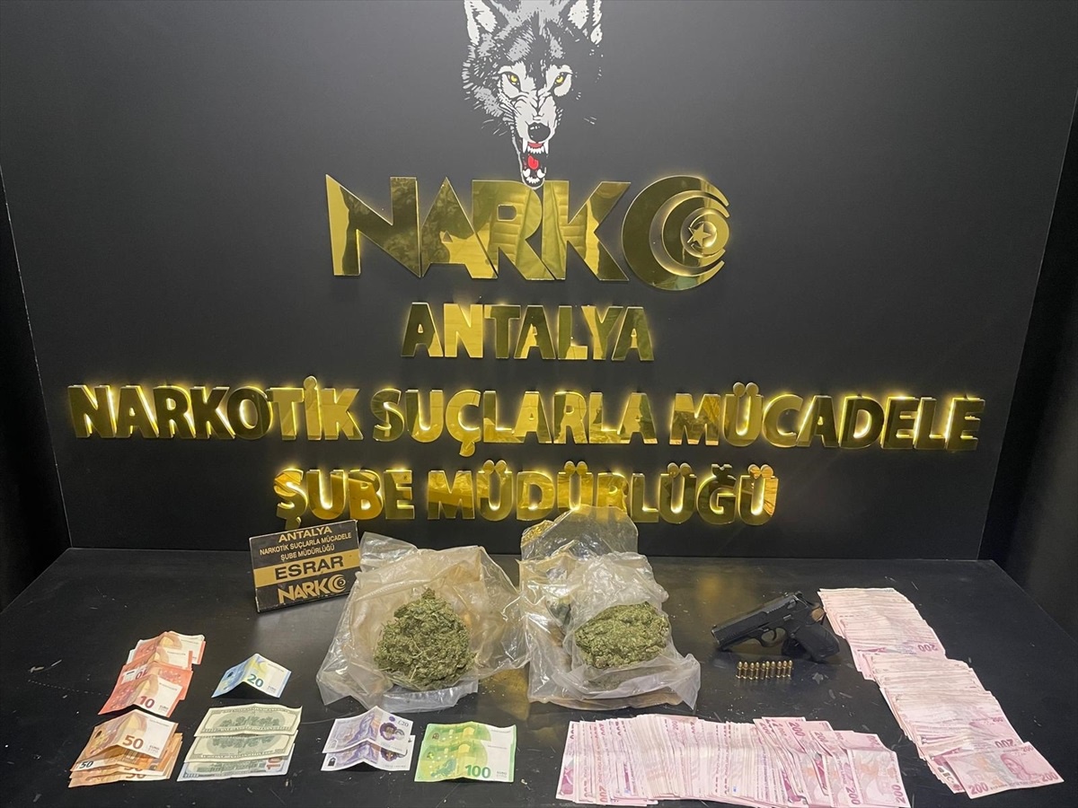 Antalya\'da Uyuşturucu Operasyonları: 22 Tutuklama