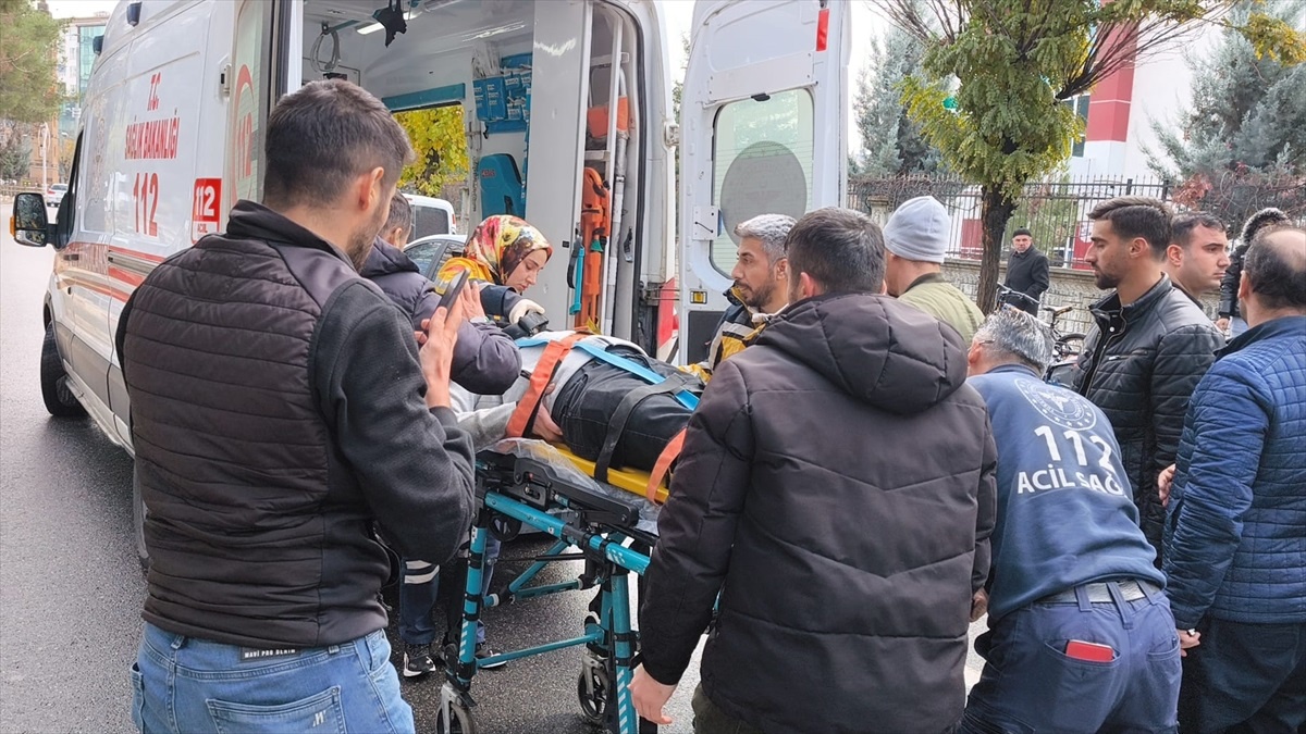 Siirt\'te Motosiklet-Minibüs Çarpışması