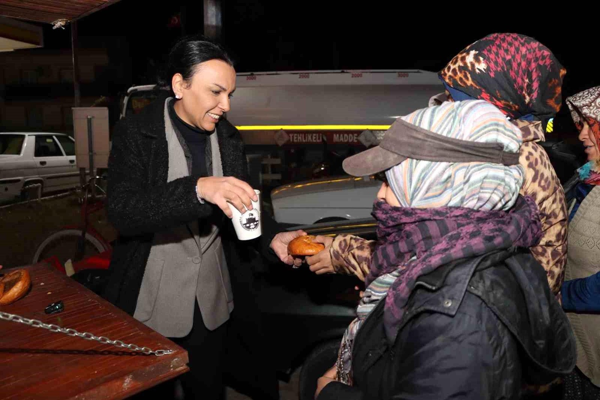 Kozan\'da Narenciye İşçilerine Sıcak Çorba İkramı