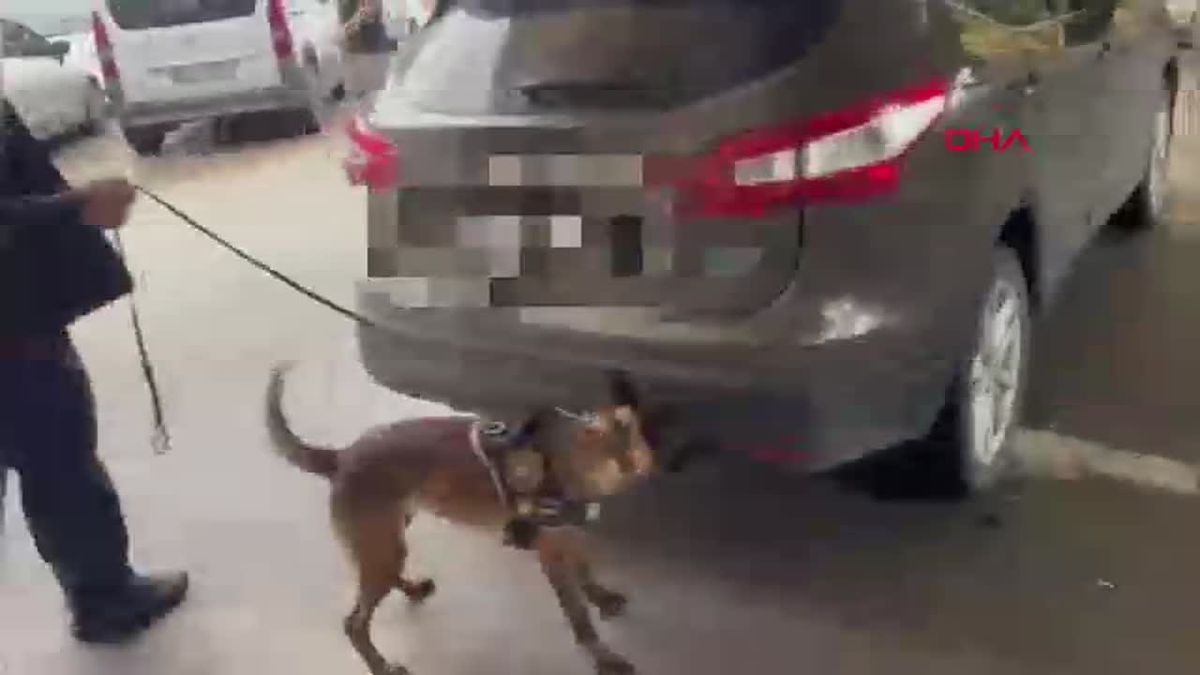 Mersin\'de Lüks Araçta 4 Kilogram Metamfetamin Ele Geçirildi