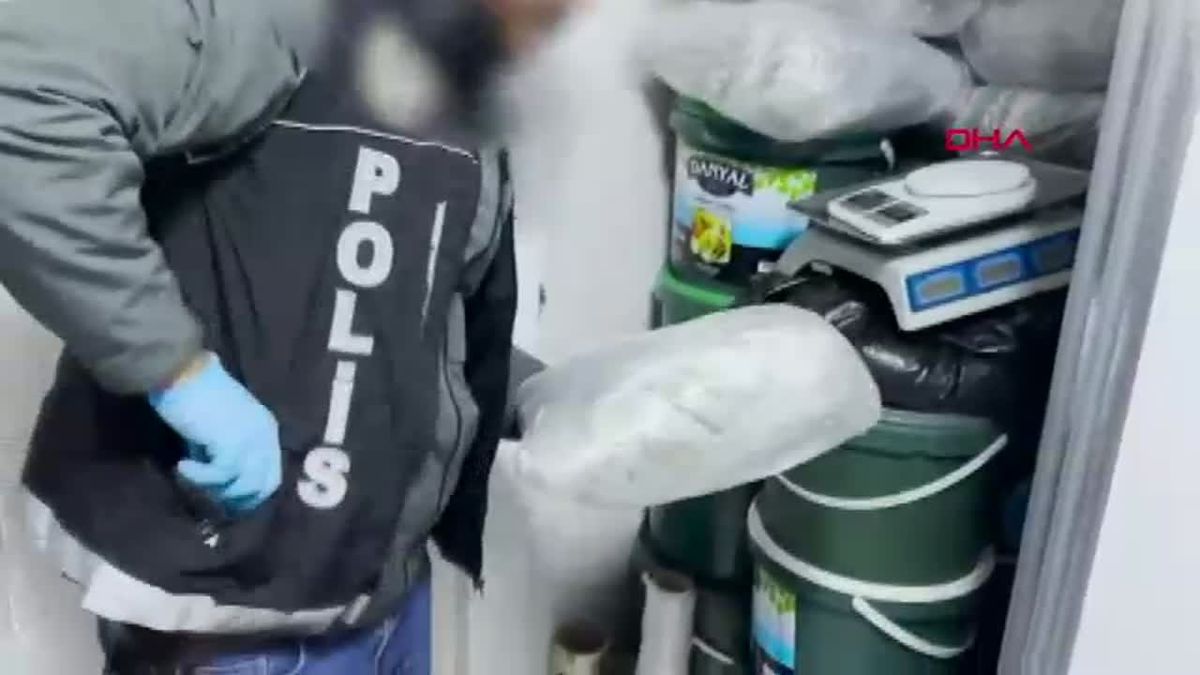 Batman\'da Turşu Kutularında 52 Kilo Skunk Ele Geçirildi