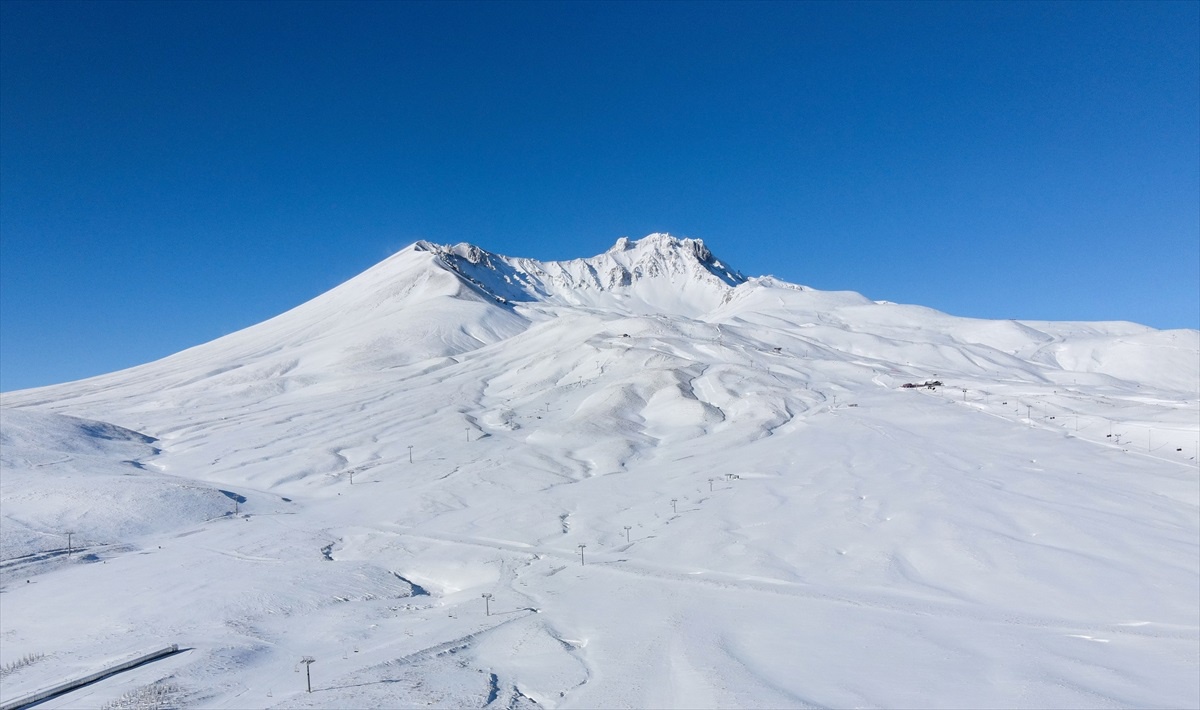 Erciyes Kayak Merkezi\'nde Kar Manzaraları