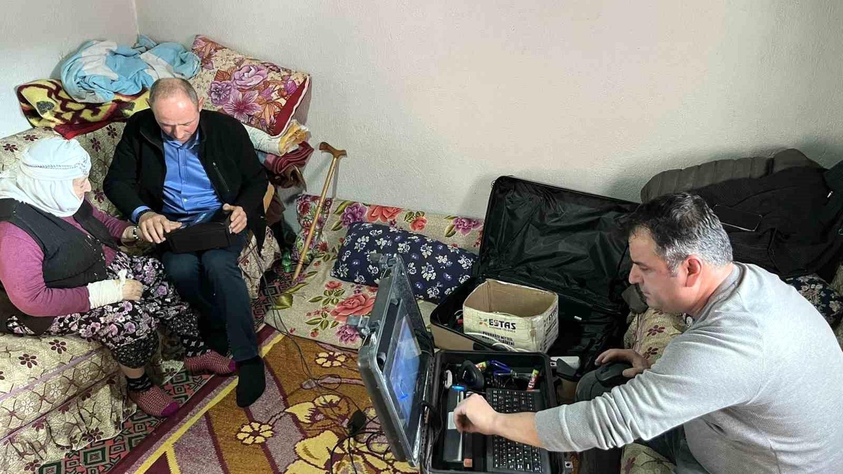 Uşak\'ta Evde Kimlik Başvuru Hizmeti