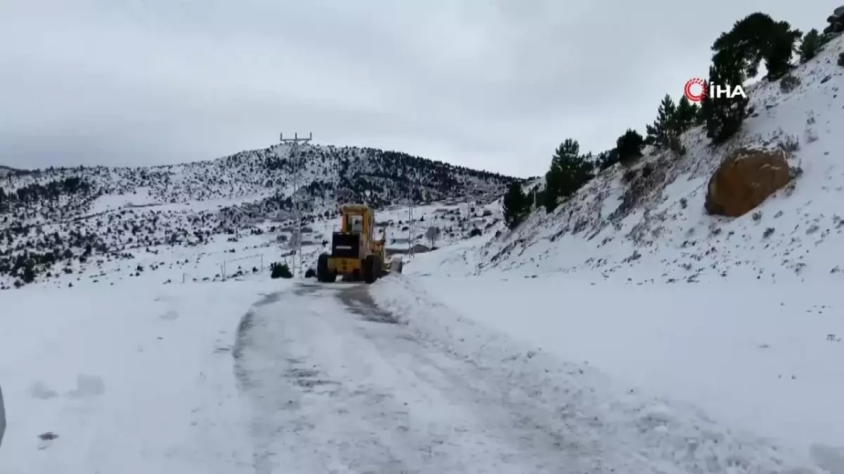 Yaylada Mahsur Kalan Aileler Antalya Büyükşehir Belediyesi Ekiplerince Kurtarıldı