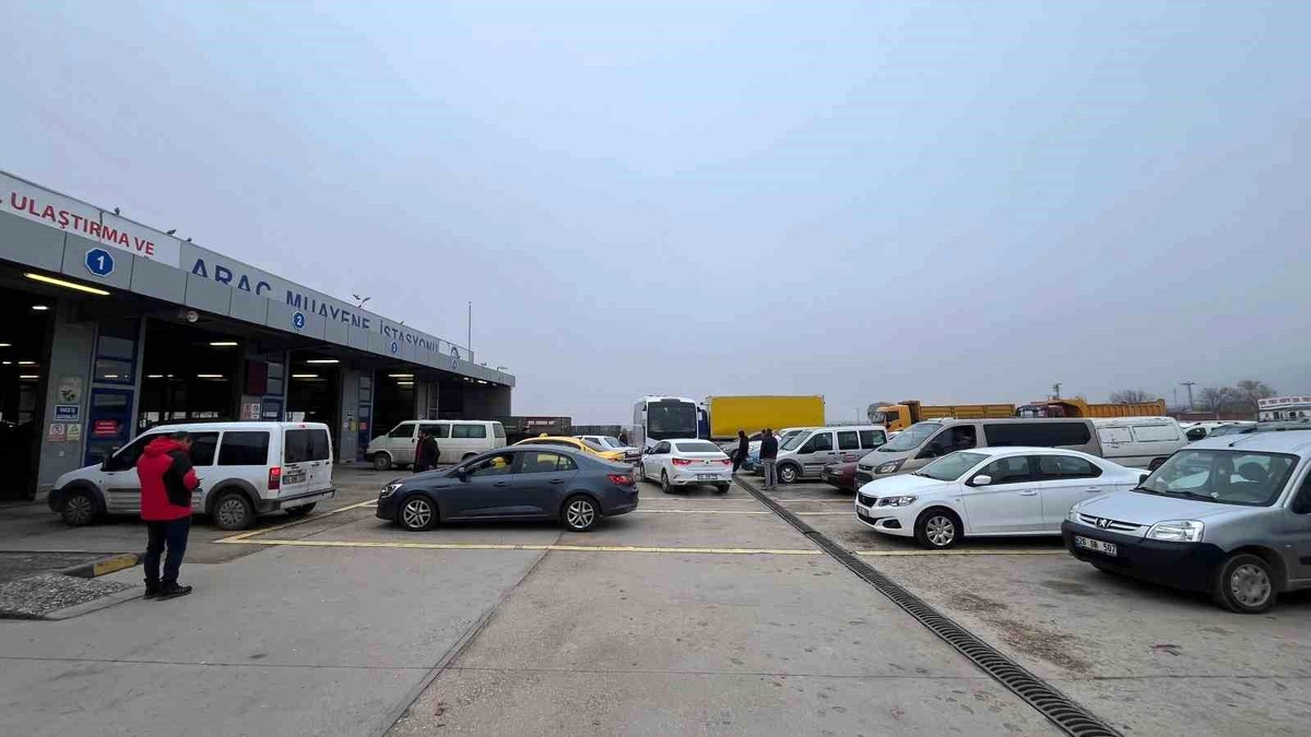 Eskişehir\'de Araç Muayene Yoğunluğu