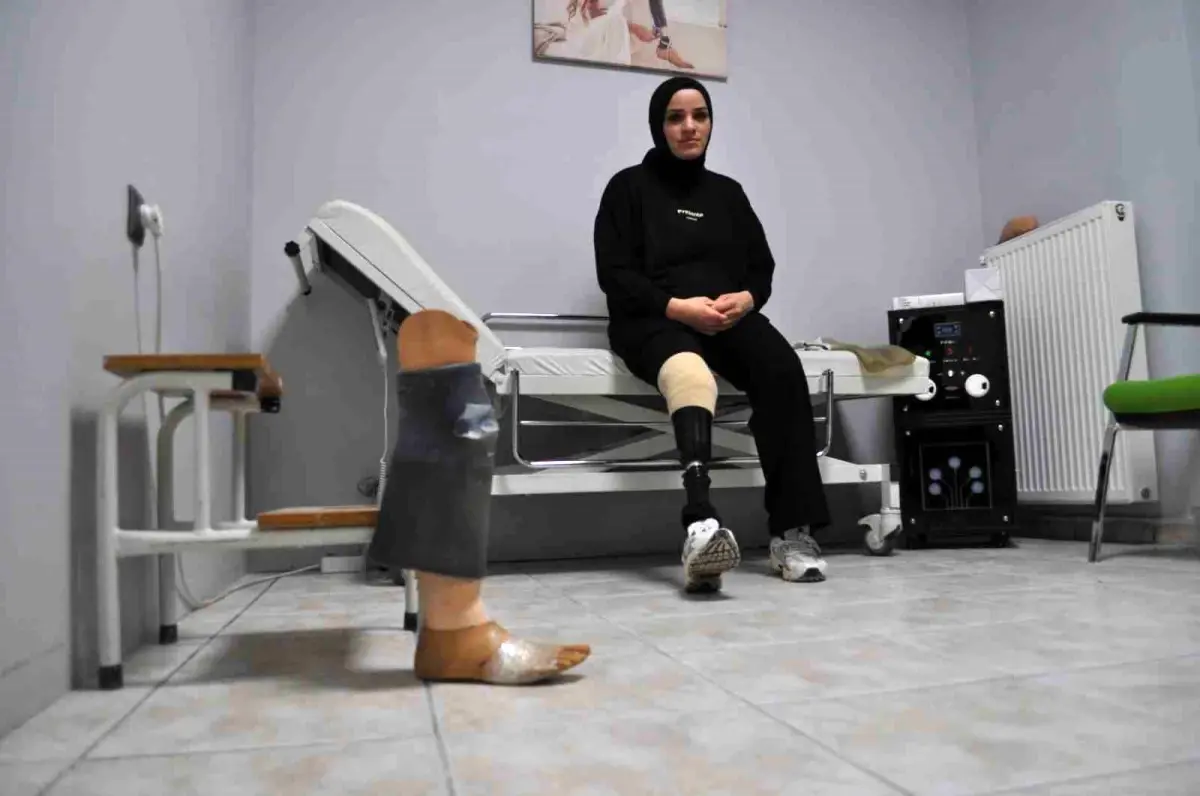 Azim Dolu Anneye Yeni Protez