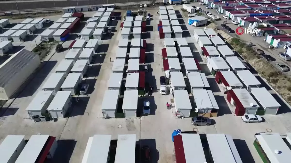 Depremzede Ailede Mutluluk