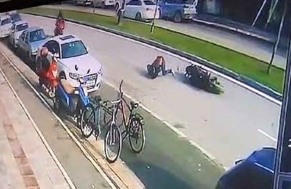 İnegöl\'de Motosiklet Kazası: 300 Metre Sürüklendi