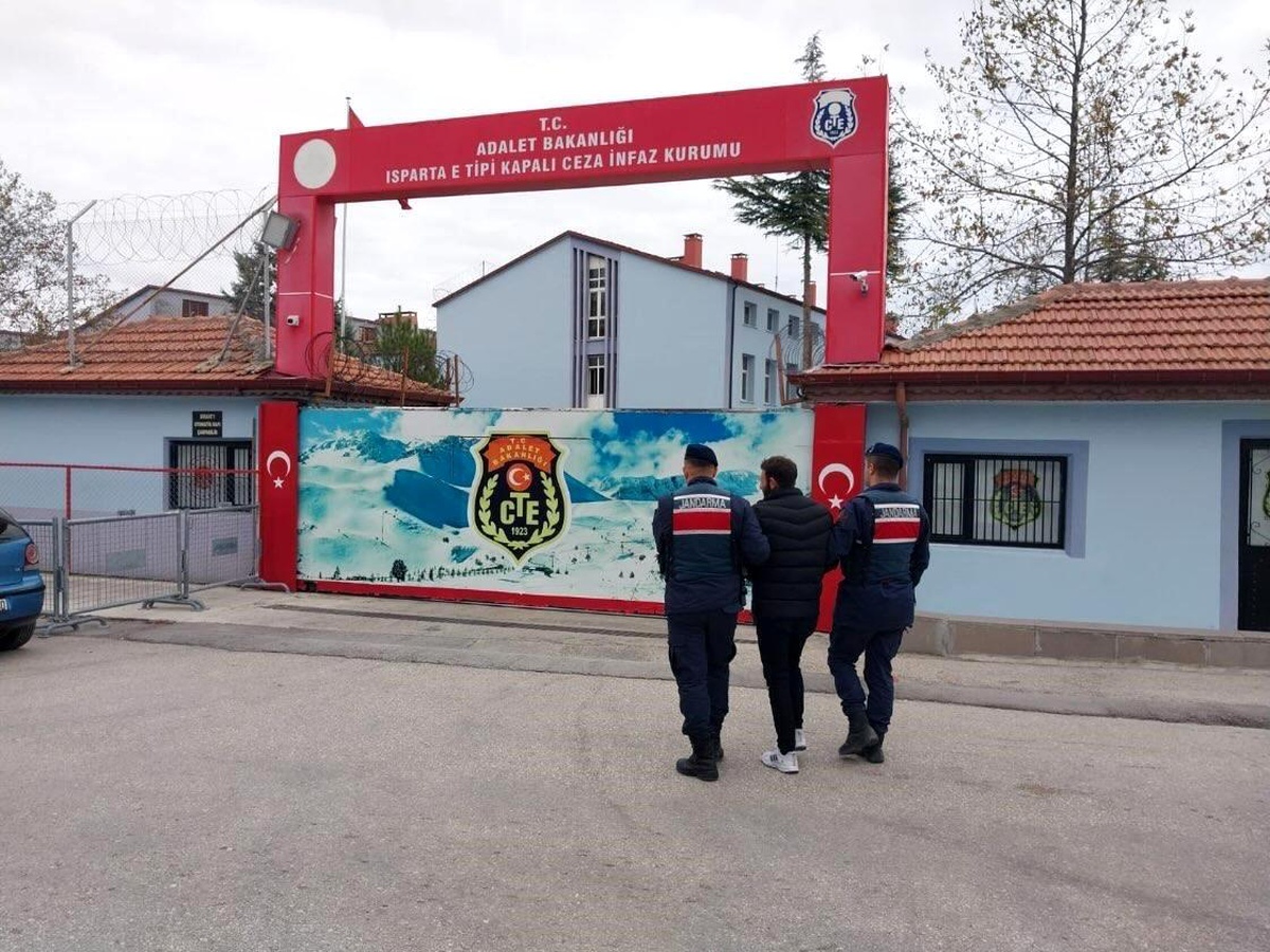 Isparta\'da Aranan Uyuşturucu Sanığı Yakalandı