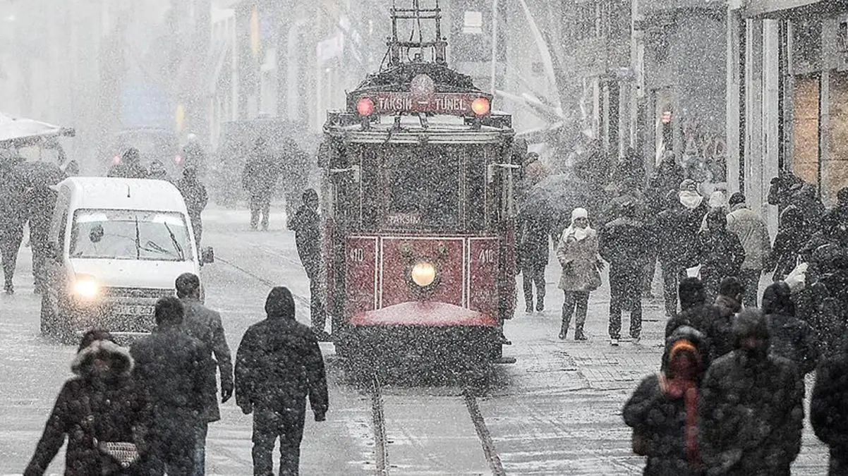 İstanbul\'a ne zaman kar yağacak? Canlı yayında tarih verildi