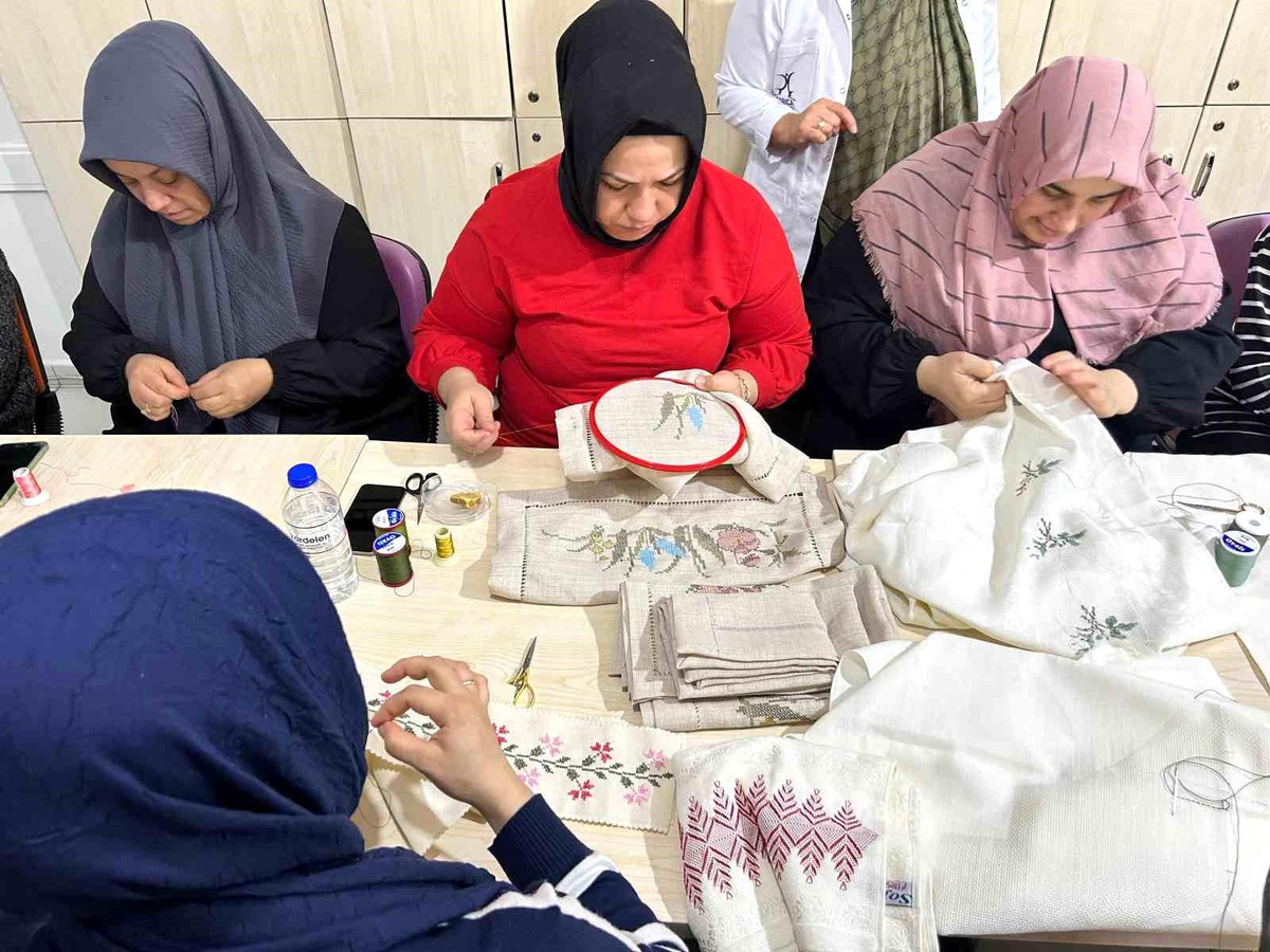 Darıca Belediyesi\'nden Kadınlara El Becerileri Kursu