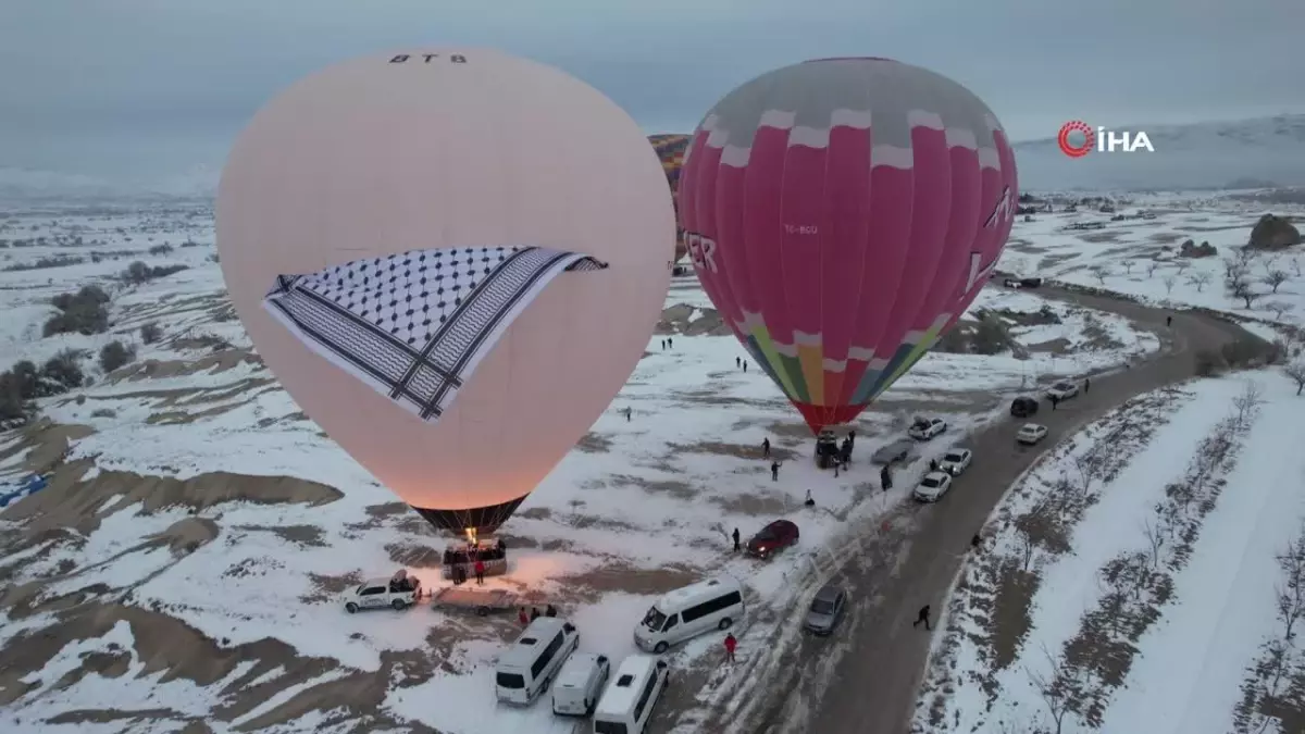 Kapadokya\'da Barış Balonları Havalandı