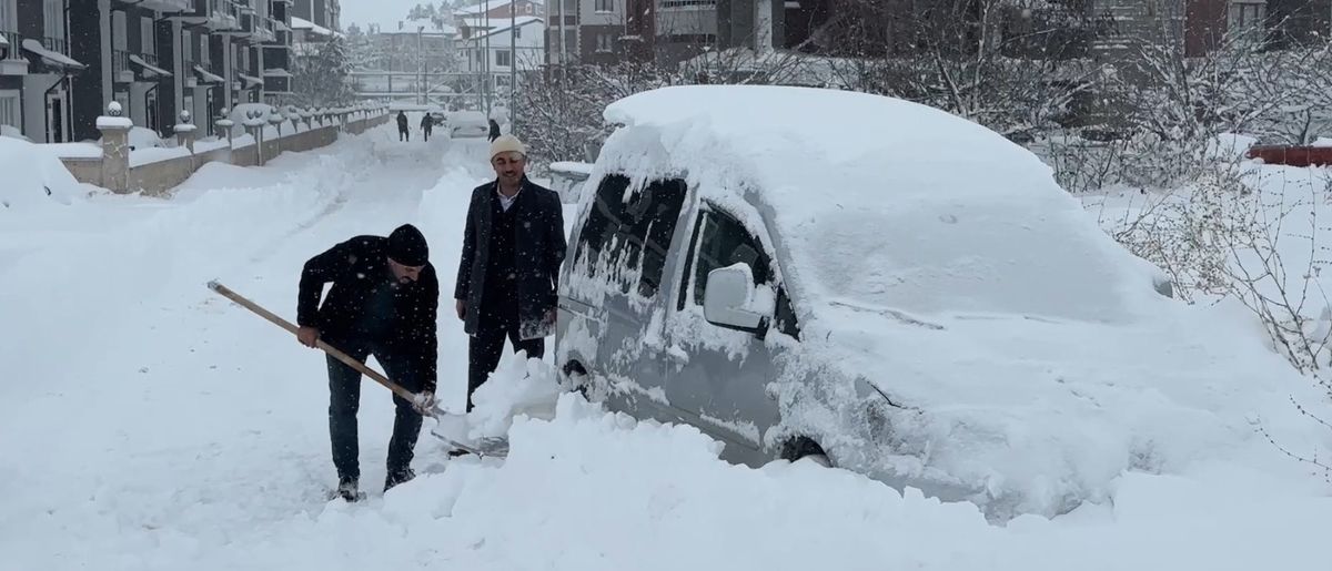 Bayburt\'ta Yoğun Kar Yağışı Hayatı Olumsuz Etkiliyor