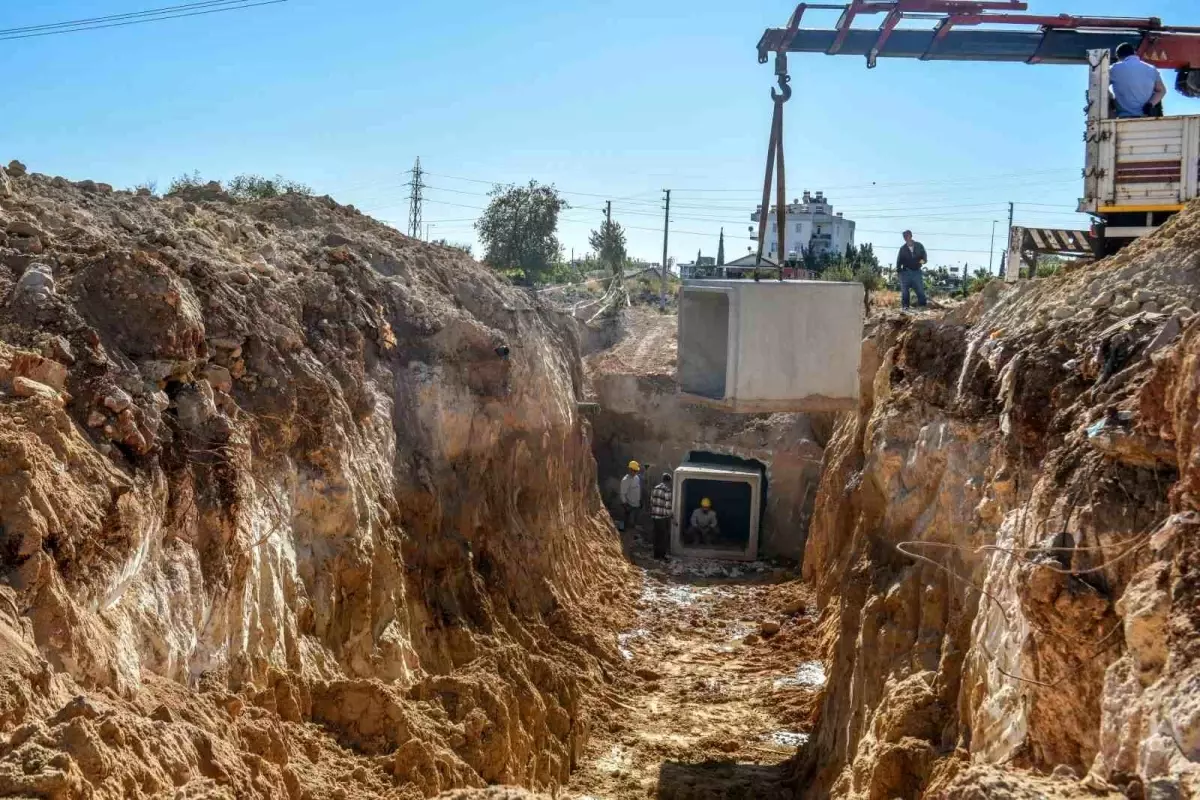 Kepez Belediyesi\'nden Su Taşkınına Karşı Altyapı Çalışmaları