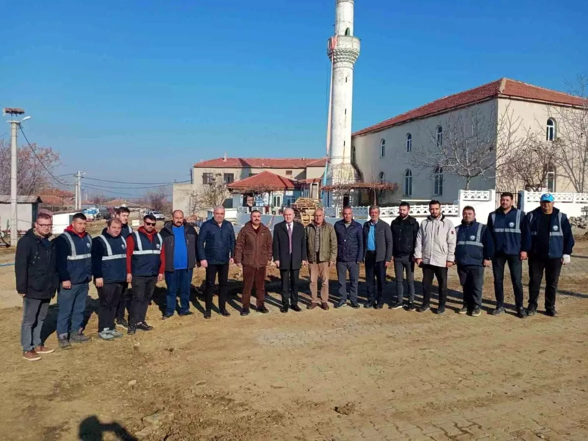 Kozköy\'deki Camii Minaresi Kontrollü Olarak Yıkıldı