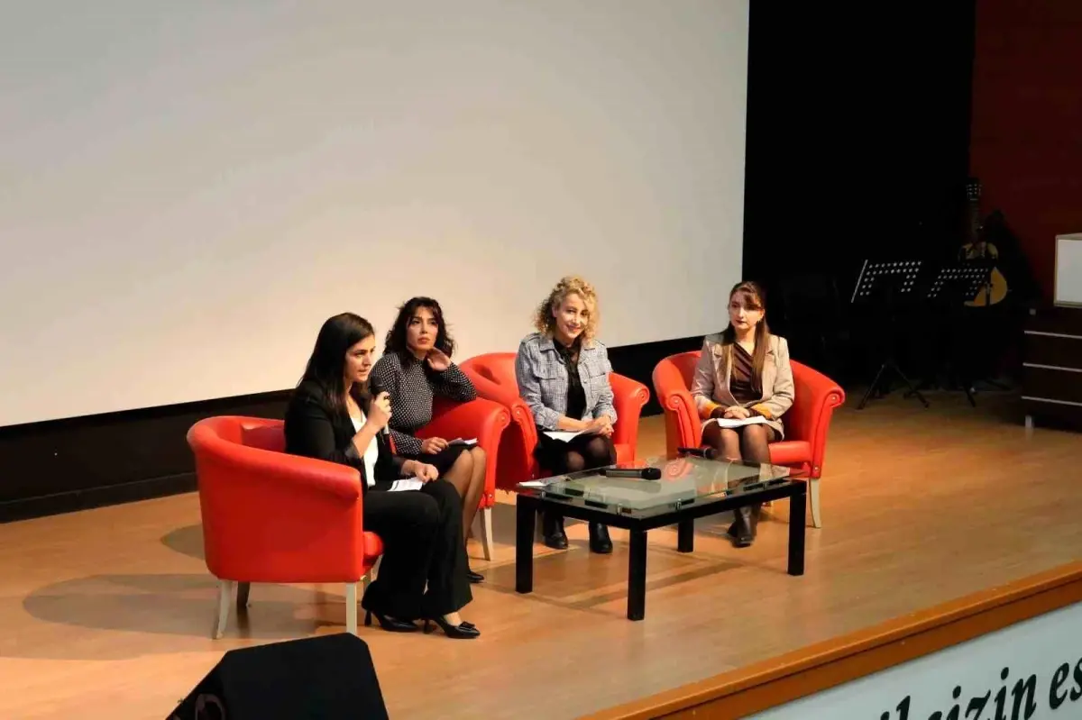 Adıyaman Üniversitesi\'nde Kadına Yönelik Şiddete Farkındalık Etkinliği