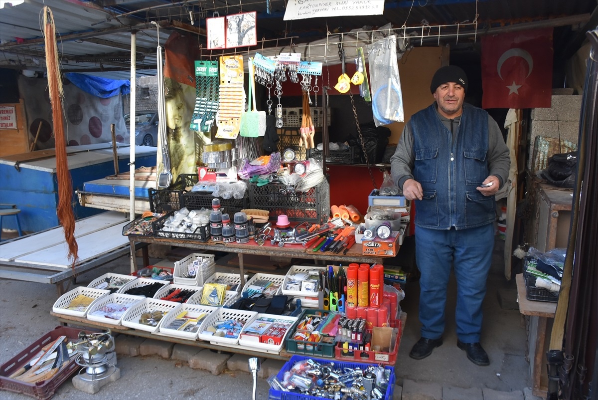 Niğde\'de İşportacılar Zorlu Koşullara Rağmen Çalışıyor