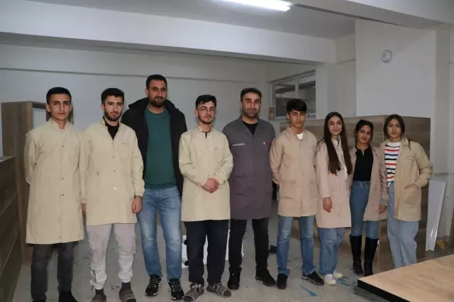 Van'daki bu meslek lisesi adeta fabrika gibi, ciroları 5 milyon lirayı buluyor