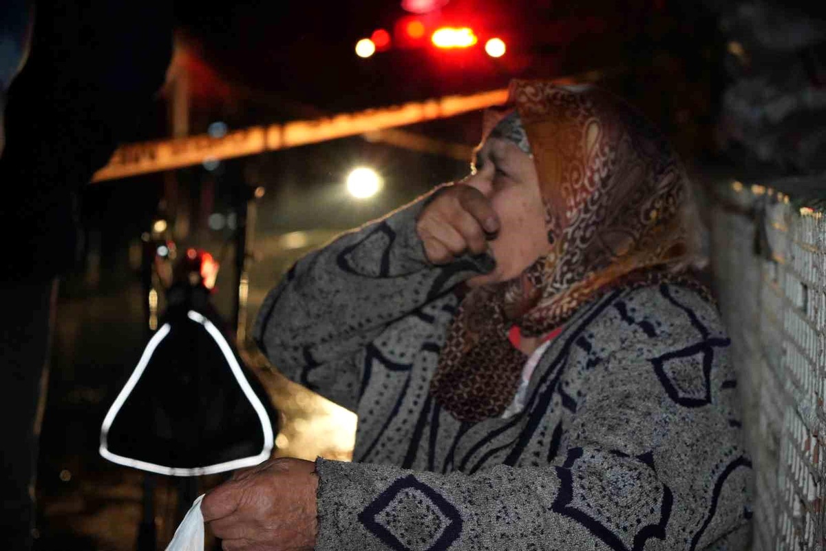 Edirne\'de Yangın: 83 Yaşındaki Kadın Kurtarıldı