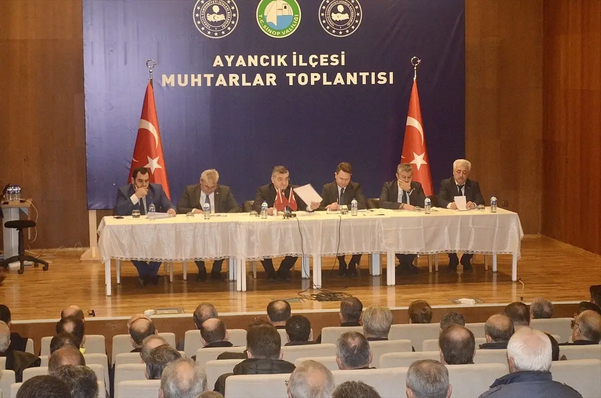 Ayancık\'ta Muhtarlar Toplantısı Yapıldı