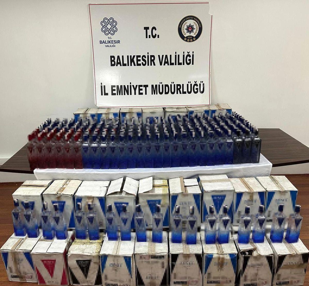 Balıkesir\'de Kaçak Alkollü İçki Operasyonu