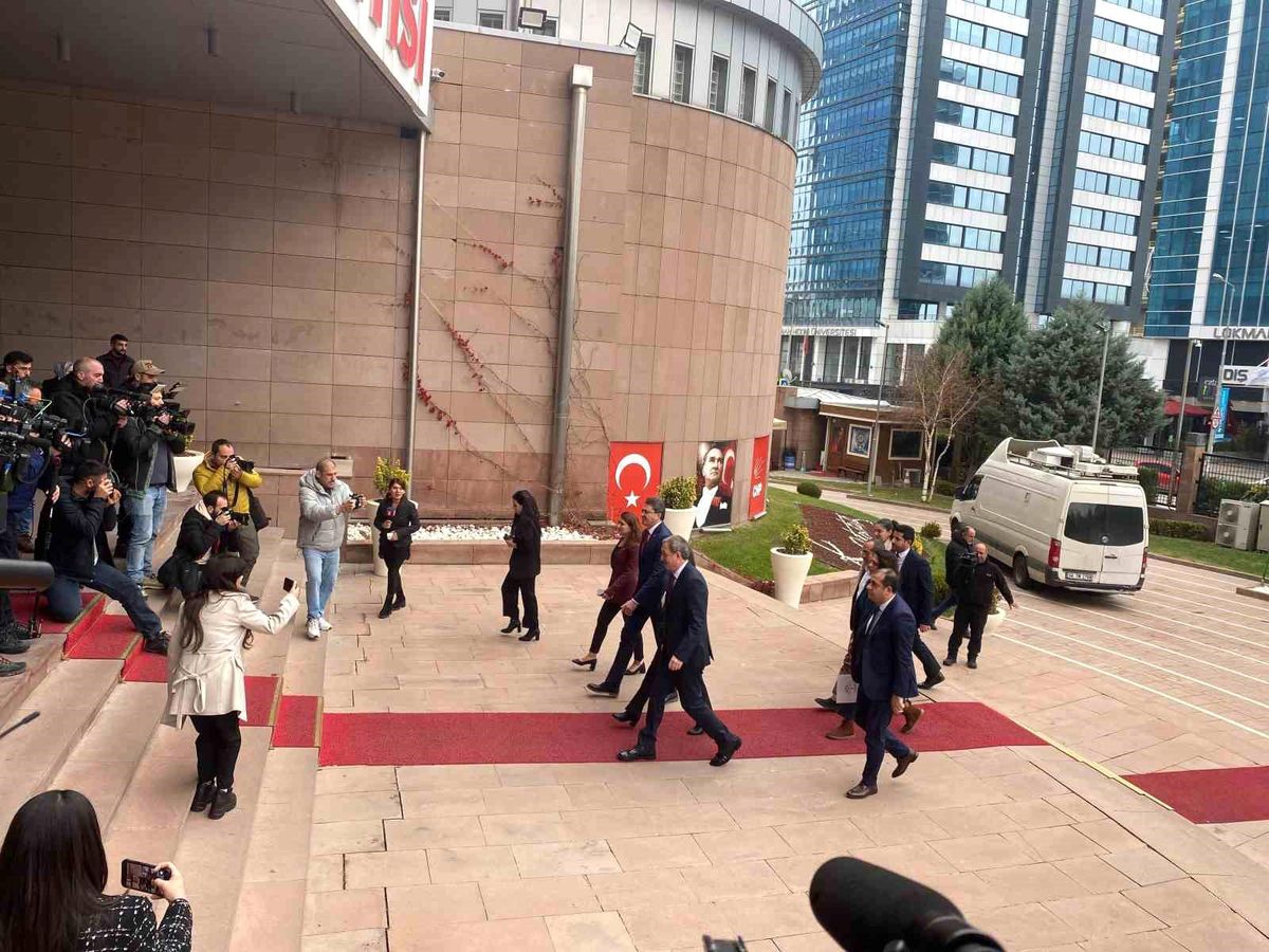 CHP Genel Başkanı Özgür Özel, DEM Parti Eş Genel Başkanlarıyla Görüştü