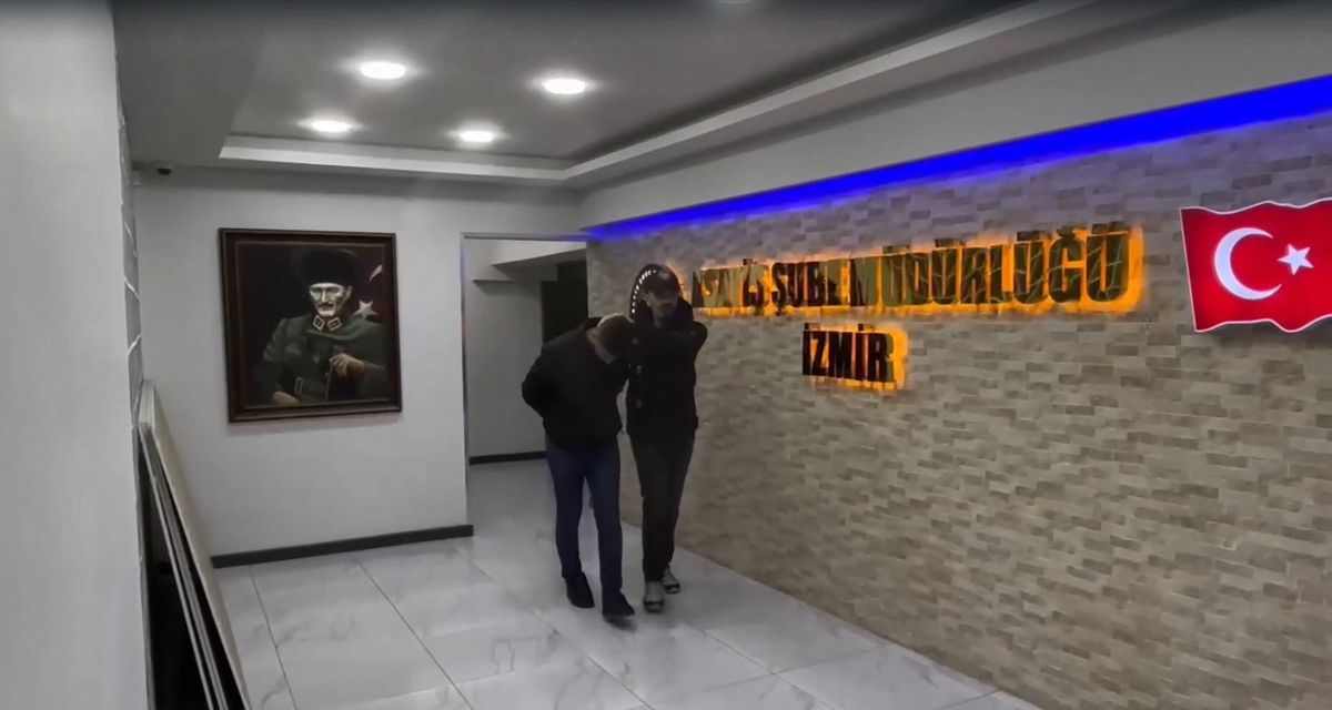 İzmir\'de Dolandırıcı Yakalandı: 3 Milyonluk Varlık Ele Geçirildi