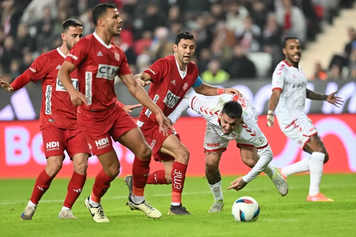 Antalyaspor ve Sivasspor 1-1 Beraberlik