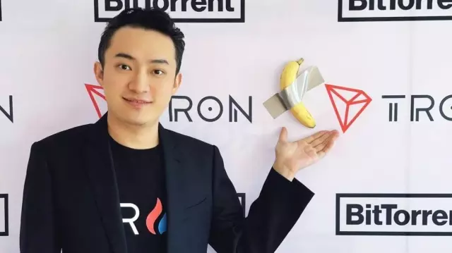 Justin Sun 6,2 milyon dolar ödediği muzu yedi