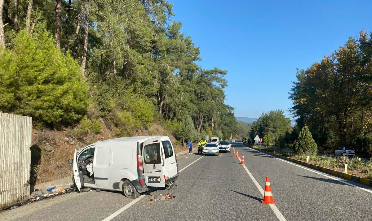 Marmaris\'te Trafik Kazası: İki Çocuk Hayatını Kaybetti