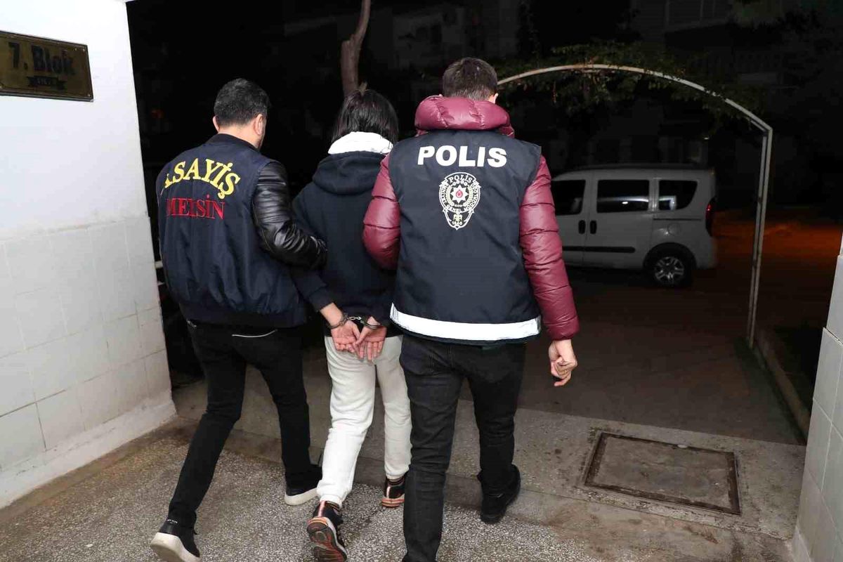 Mersin\'de 89 Aranan Şüpheli Yakalandı
