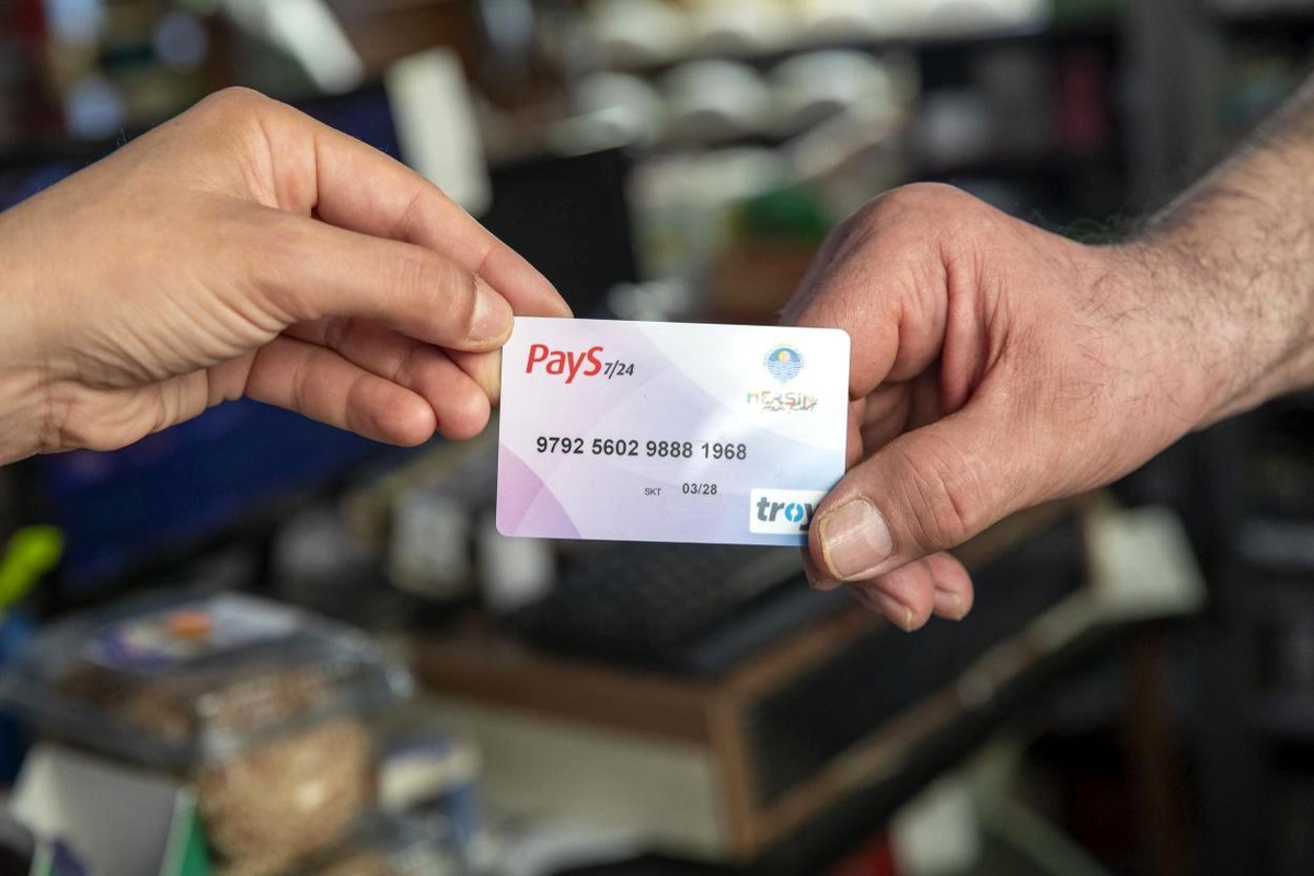 Mersin\'de Halk Kart Uygulaması ile Dar Gelirli Vatandaşlara 4,6 Milyon Lira Yardım