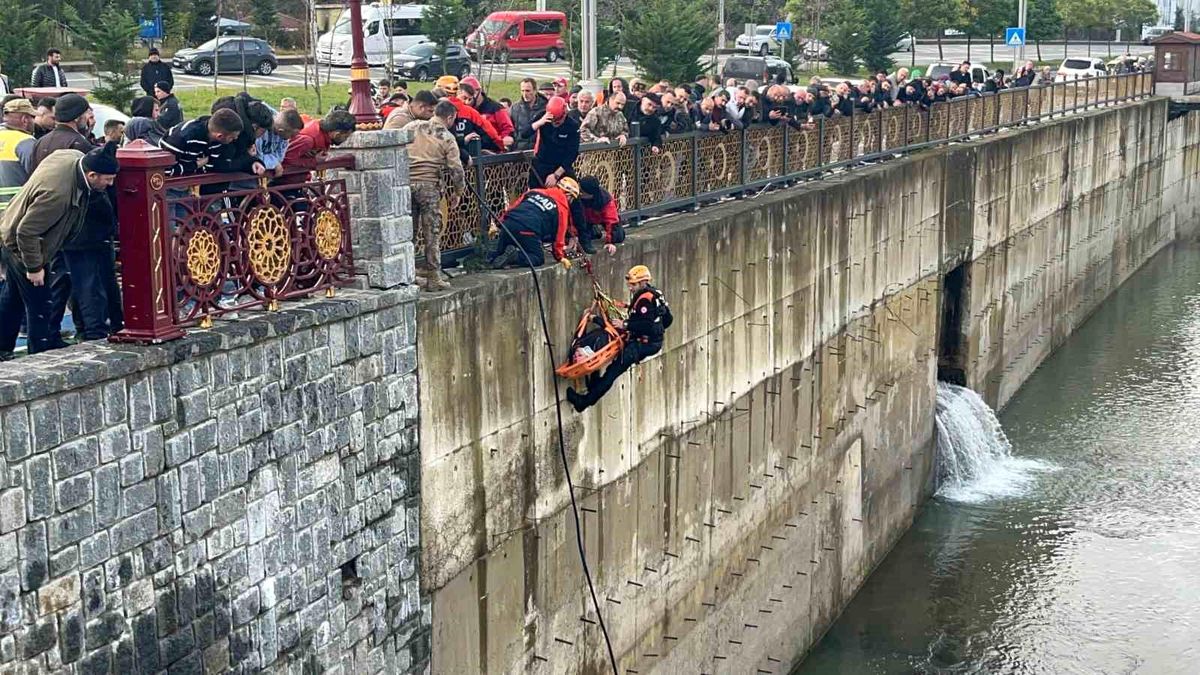 Rize\'de Kaza: 10 Yaralı, Sürücünün Ehliyeti Yok