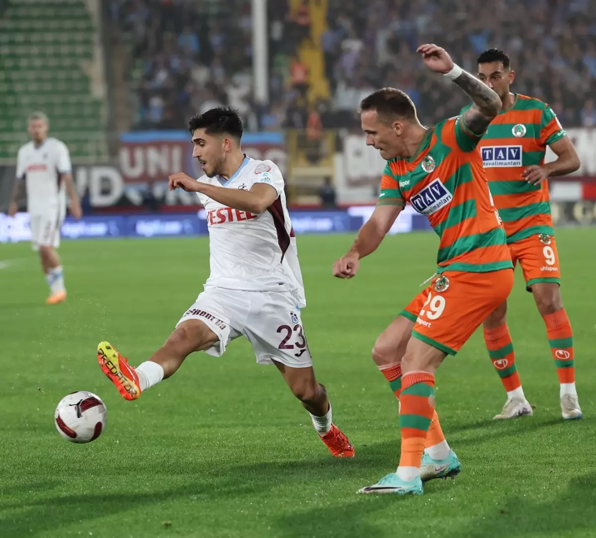 Trabzonspor, Alanyaspor ile 17. Randevusuna Çıkıyor