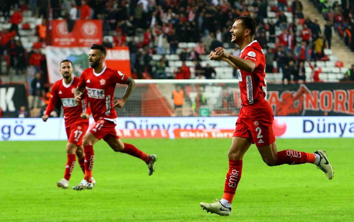 Antalyaspor, Sivasspor\'u 2-1 Yendi