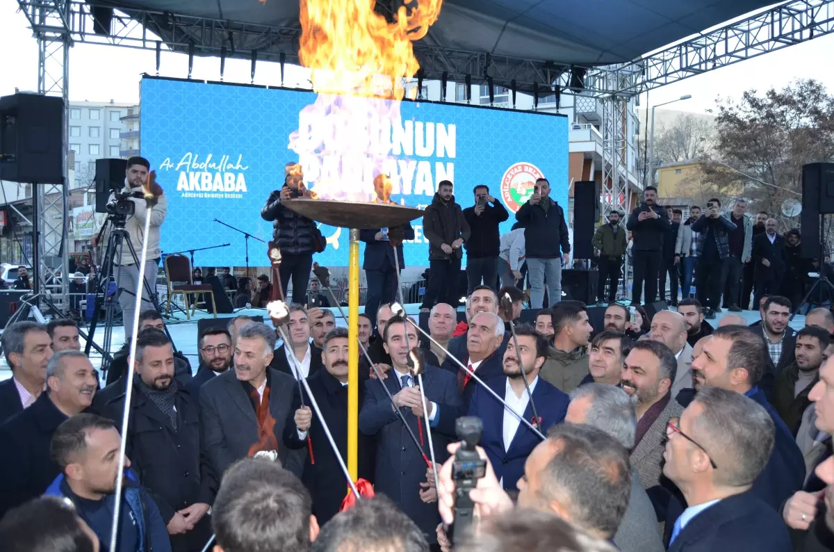 Adilcevaz\'da Doğal Gaz Meşalesi Törenle Yakıldı