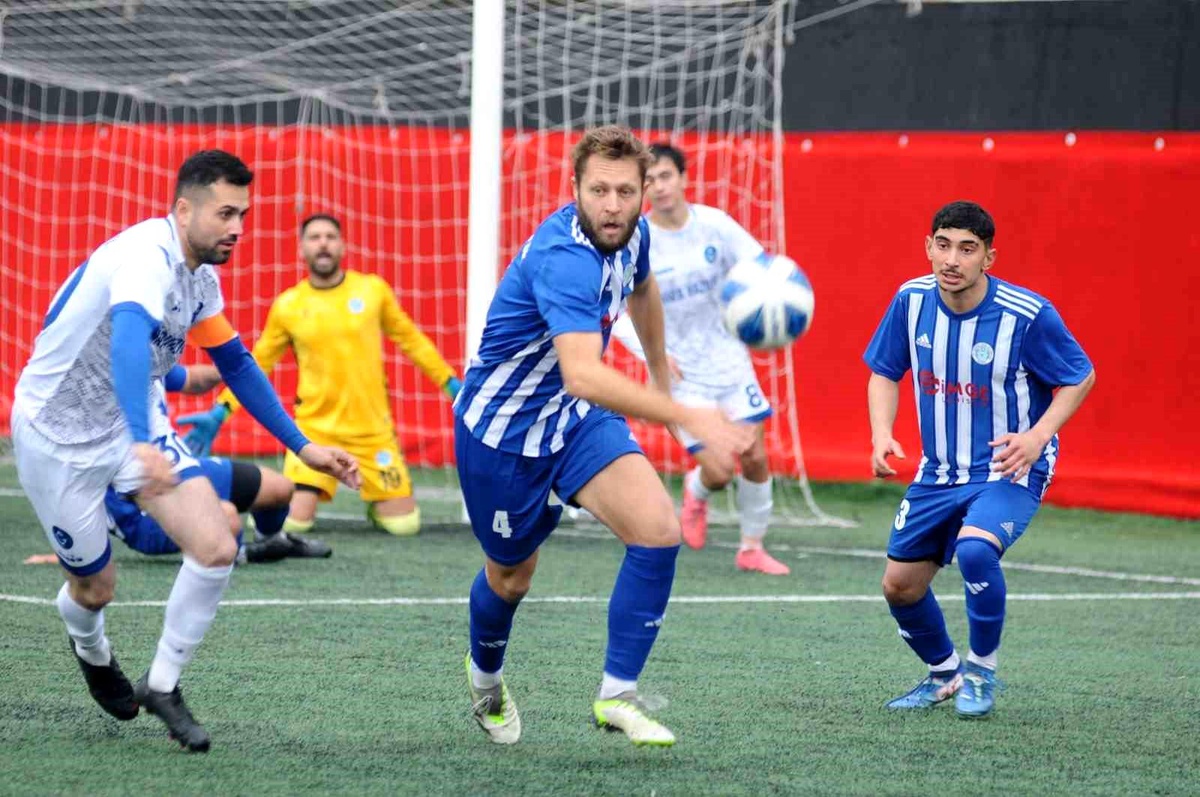 Aliağa Helvacı Spor, Nafiz Gürman\'ı 3-2 Geçerek Zirveye Yürüdü