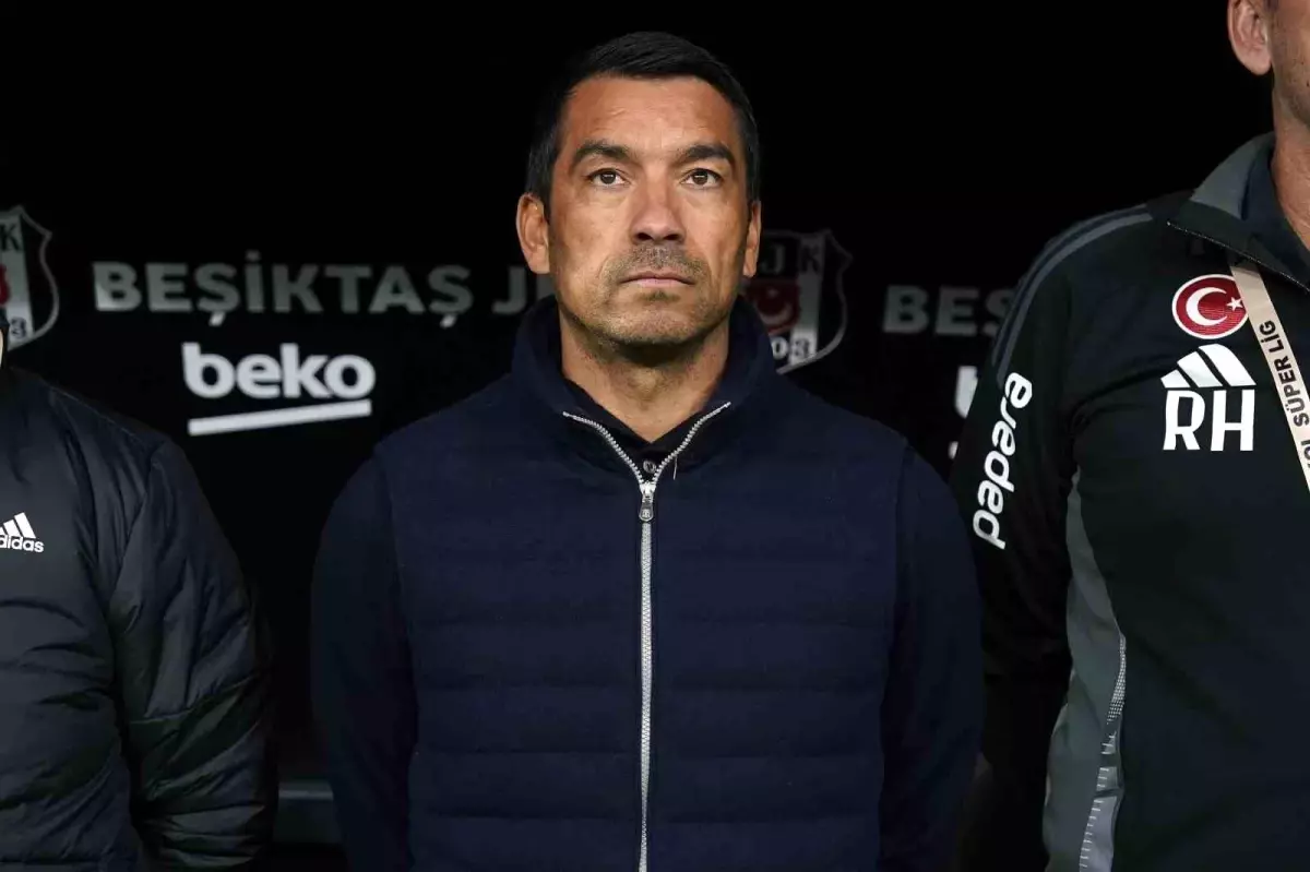 Beşiktaş, Van Bronckhorst ile yollarını ayırdı