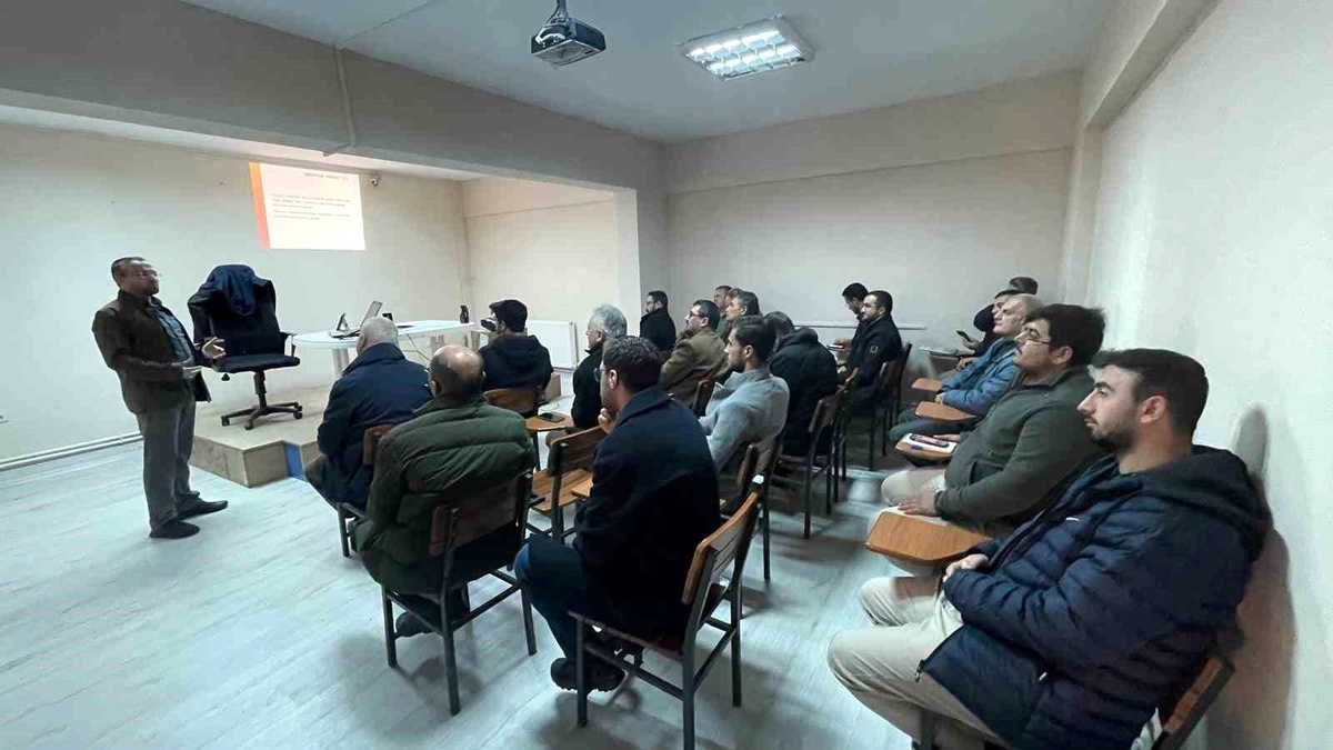 Bozdoğan\'da Din Görevlilerine Seminer