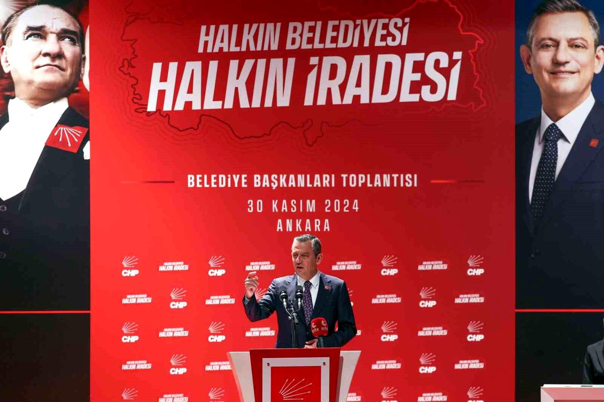 Özgür Özel\'den CHP\'li Belediyelere Destek Mesajı
