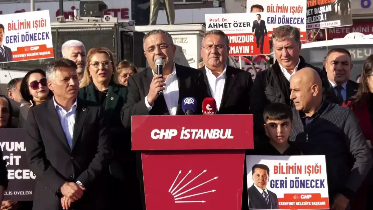 CHP\'nin Esenyurt\'taki Demokrasi Nöbeti.