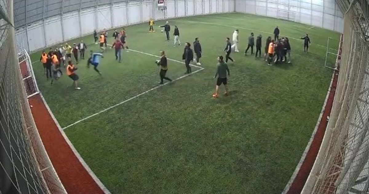 Halı Saha Maçında Kavga: 2 Yaralı