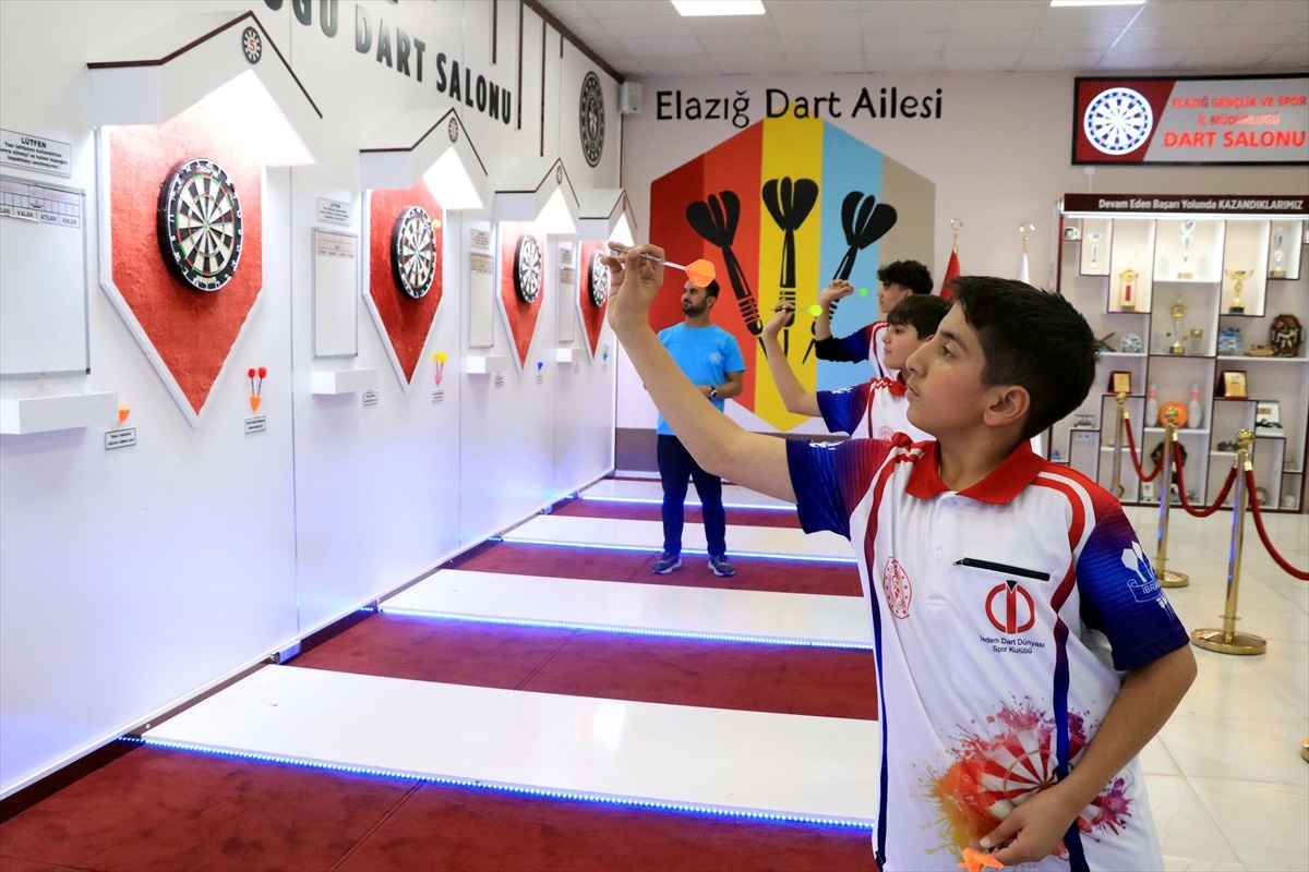 Elazığlı İbrahim dart sporunda şampiyon olunca hedef büyüttü