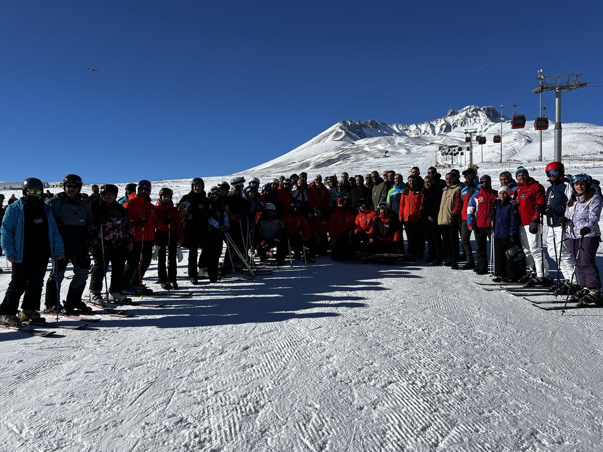 Erciyes Kayak Merkezi\'nde Kış Sezonu Açıldı