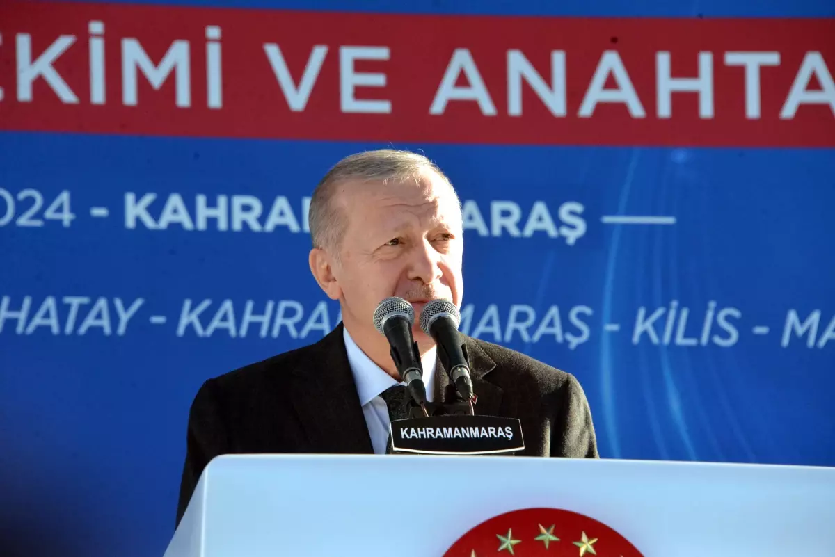 Erdoğan: Ankara\'da siyasetçilik oynamak yerine gel eser siyaseti nasıl yapılırmış gör