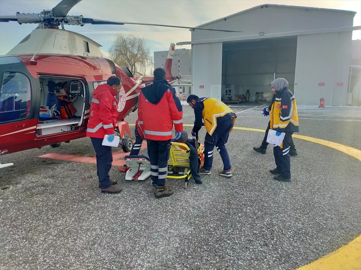 Erzurum\'da kalp krizi geçiren kişi ambulans helikopterle hastaneye yetiştirildi