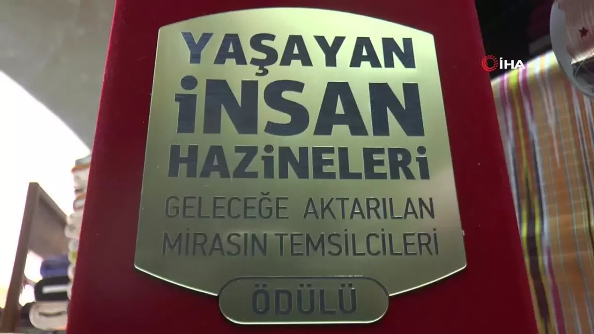 Gaziantepli kutnu kumaşı ustası "Yaşayan İnsan Hazineleri Ödülü" almanın gurunu yaşıyor