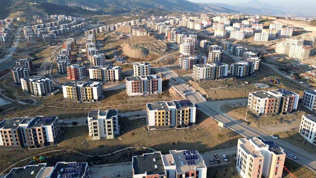 Hatay\'da 5 bin 900 afet konutunun hak sahibi belirlendi