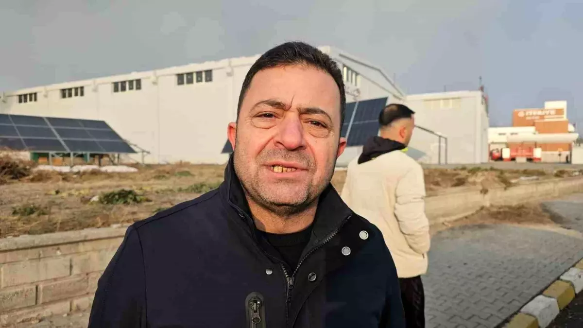 Kayseri Organize Sanayi Bölgesi\'nde Mobilya Fabrikasında Yangın