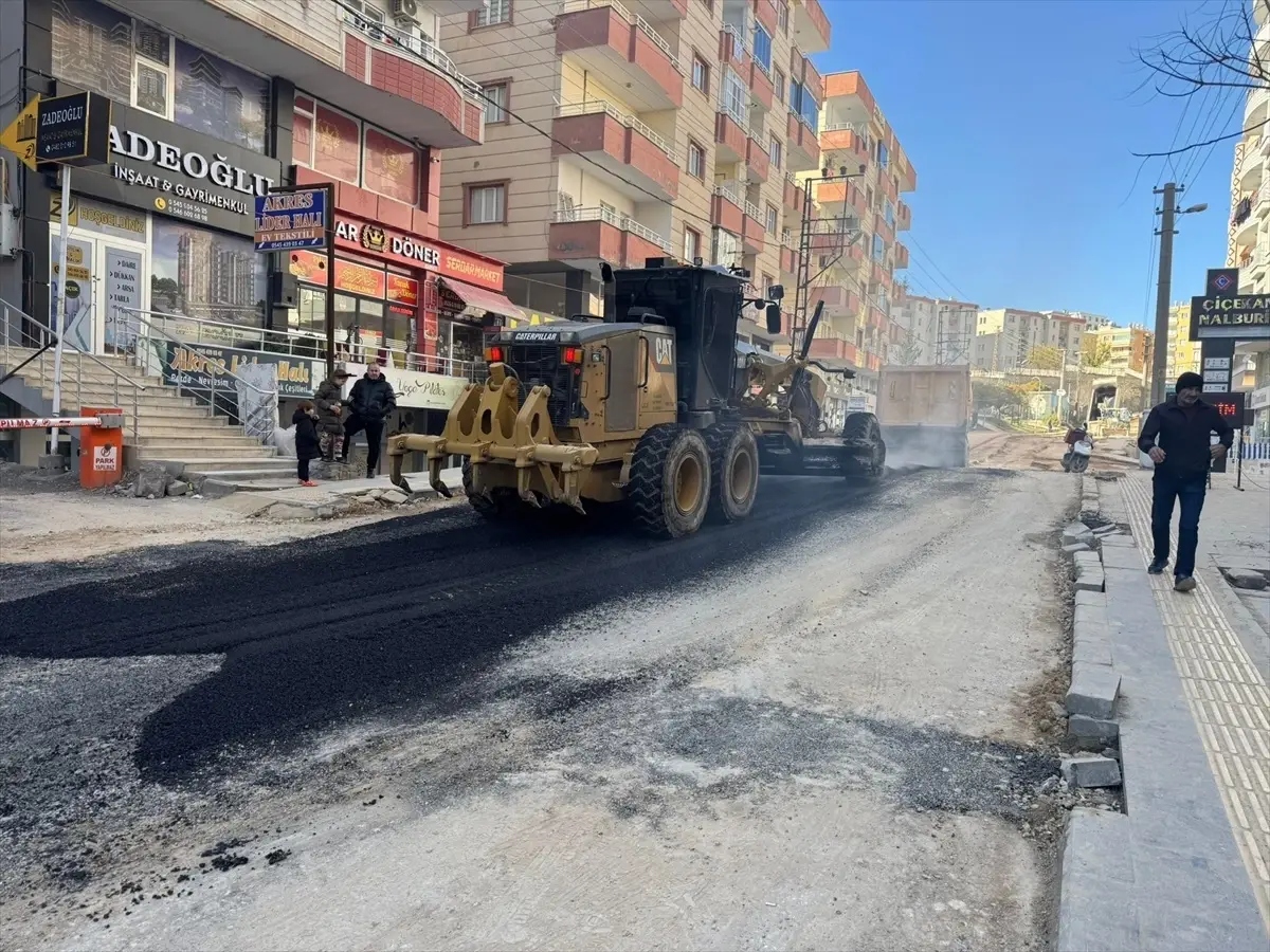 Mardin\'de Yol Bakım Çalışmaları Devam Ediyor